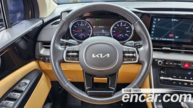 Kia Canival 2023 — photo 13