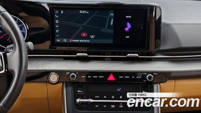 Kia Canival 2023 — photo 14
