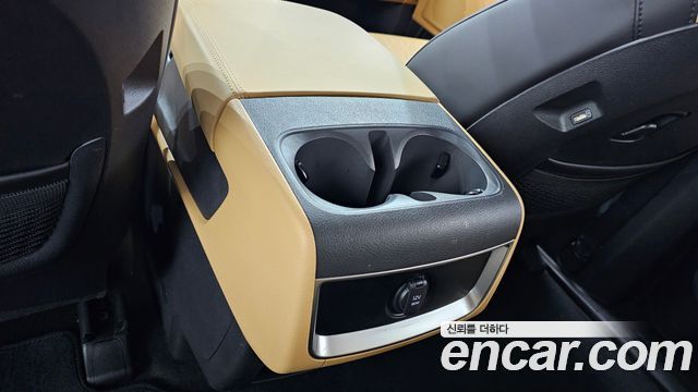 Kia Canival 2023 — photo 17
