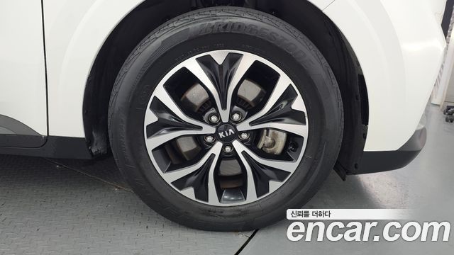 Kia Canival 2021 — photo 5