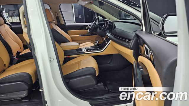 Kia Canival 2021 — photo 17