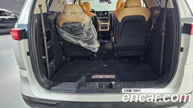 Kia Canival 2021 — photo 26