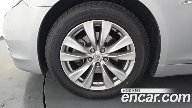 Infiniti M 2011 — photo 5