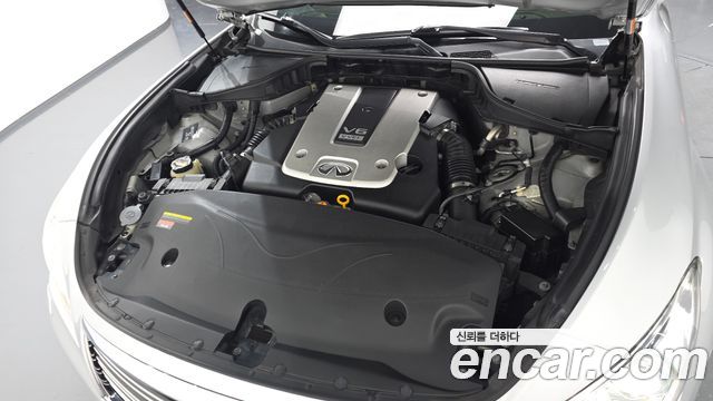 Infiniti M 2011 — photo 6