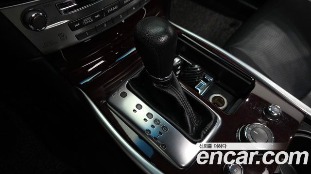 Infiniti M 2011 — photo 9