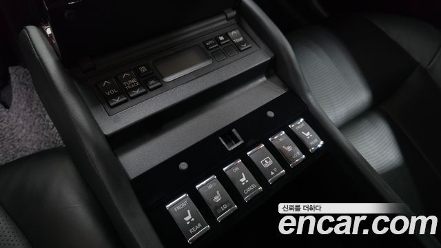 Infiniti M 2011 — photo 18