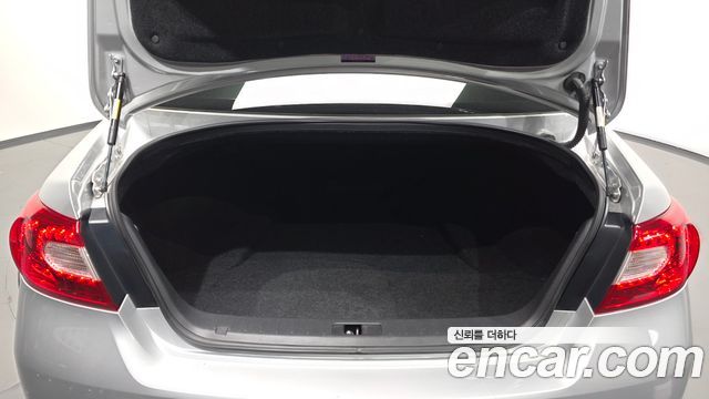 Infiniti M 2011 — photo 20