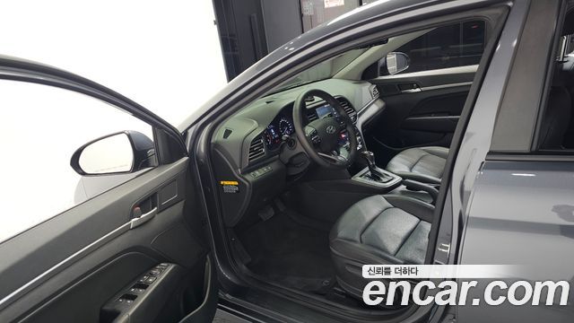 Hyundai AVANTE 2019 — photo 10