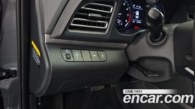 Hyundai AVANTE 2019 — photo 16