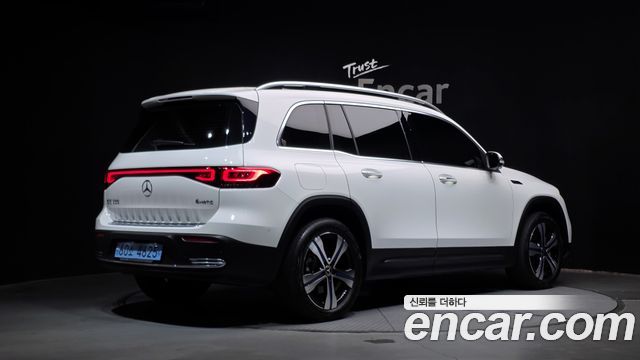 Mercedes-Benz EQB 2022 — photo 2