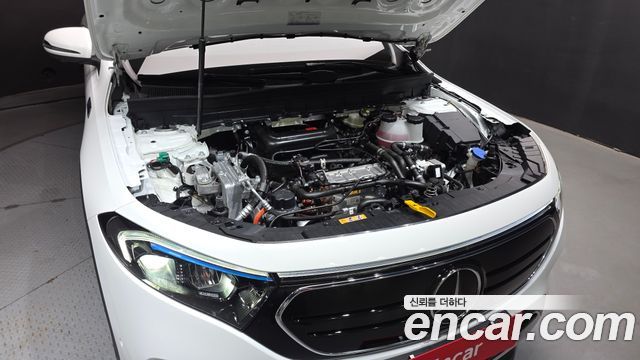Mercedes-Benz EQB 2022 — photo 6
