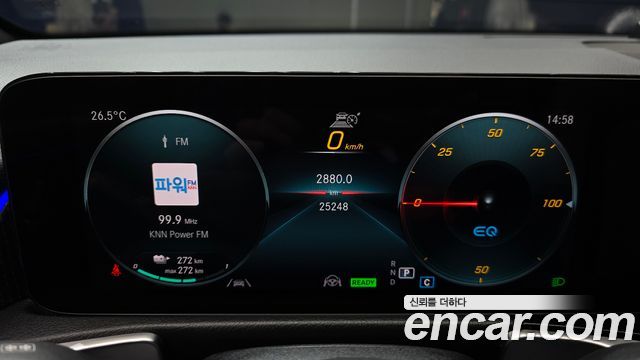 Mercedes-Benz EQB 2022 — photo 11