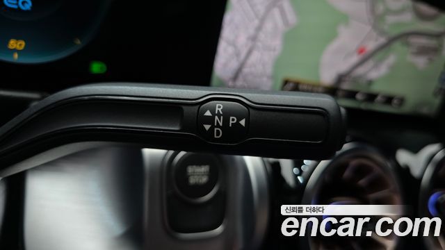 Mercedes-Benz EQB 2022 — photo 12