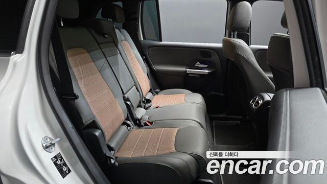 Mercedes-Benz EQB 2022 — photo 17