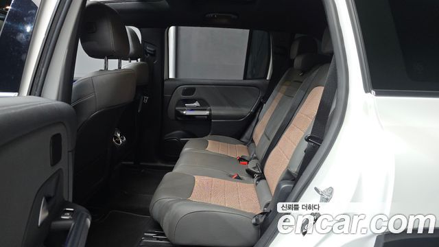 Mercedes-Benz EQB 2022 — photo 18
