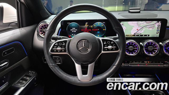 Mercedes-Benz EQB 2022 — photo 19