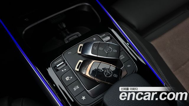 Mercedes-Benz EQB 2022 — photo 24