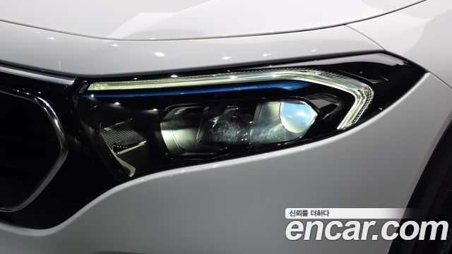 Mercedes-Benz EQB 2022 — photo 8