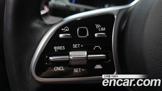 Mercedes-Benz EQB 2022 — photo 30