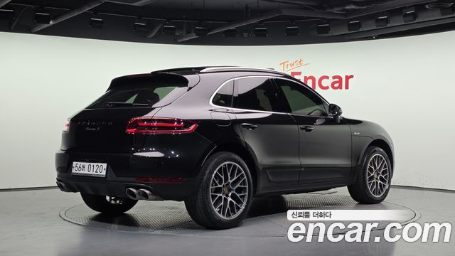 Porsche Macan 2017 — photo 2