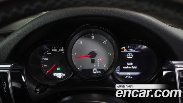 Porsche Macan 2017 — photo 8
