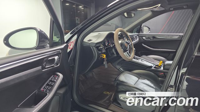 Porsche Macan 2017 — photo 10