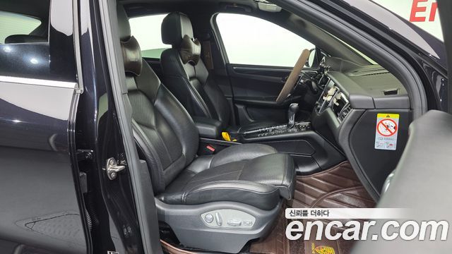 Porsche Macan 2017 — photo 11