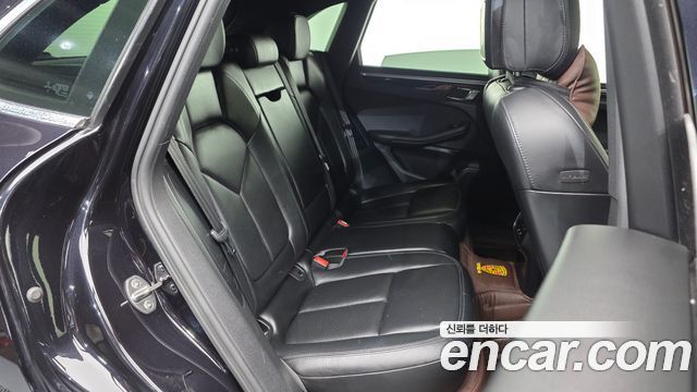 Porsche Macan 2017 — photo 12