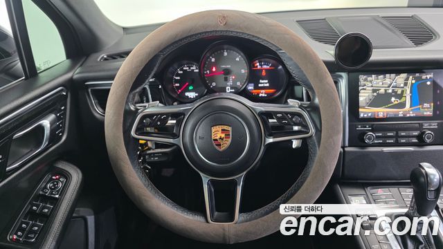 Porsche Macan 2017 — photo 13