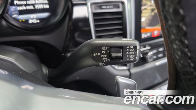 Porsche Macan 2017 — photo 18