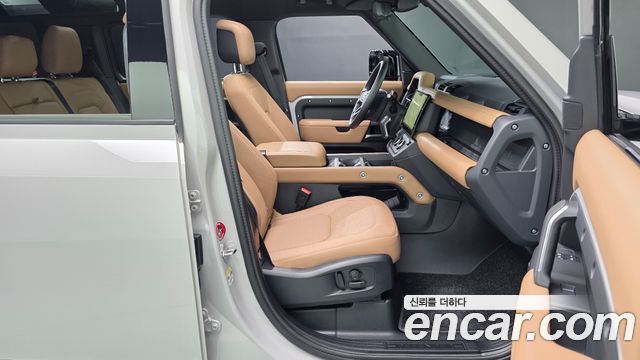 Land Rover Defender 2026 — photo 11