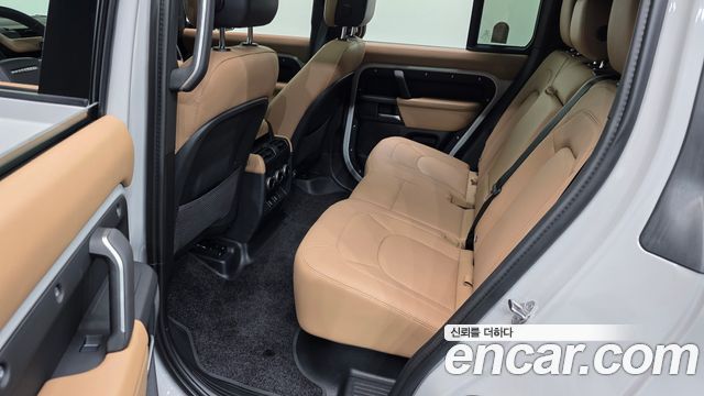 Land Rover Defender 2026 — photo 12