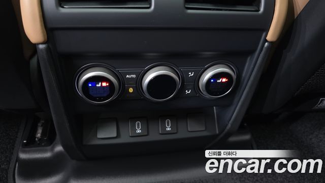 Land Rover Defender 2026 — photo 17