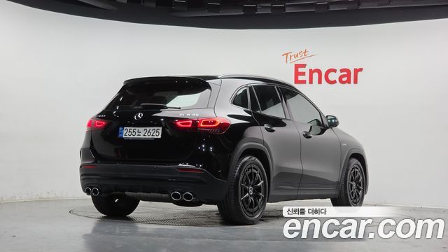 Mercedes-Benz GLA-Class 2021 — photo 2