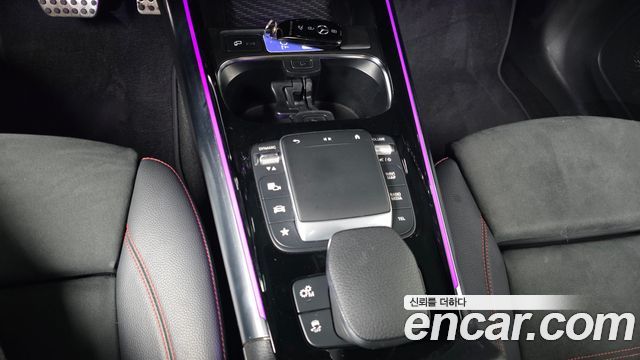 Mercedes-Benz GLA-Class 2021 — photo 12