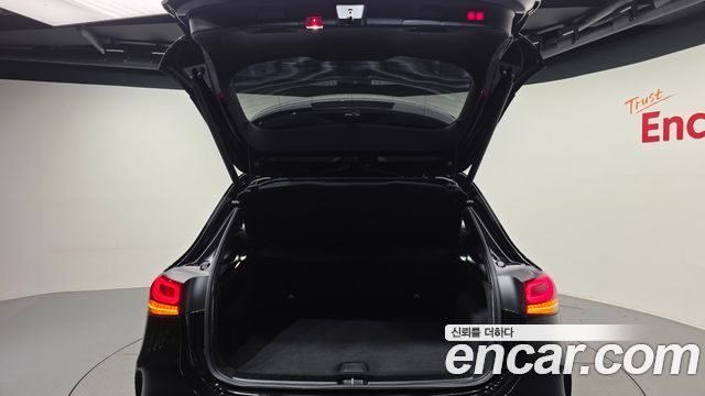 Mercedes-Benz GLA-Class 2021 — photo 26