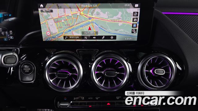Mercedes-Benz GLA-Class 2021 — photo 28