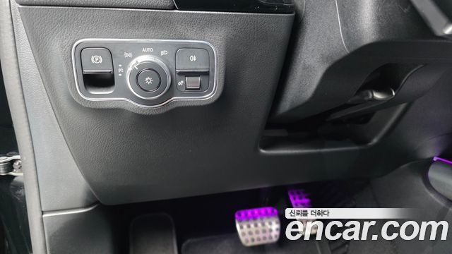 Mercedes-Benz GLA-Class 2021 — photo 29