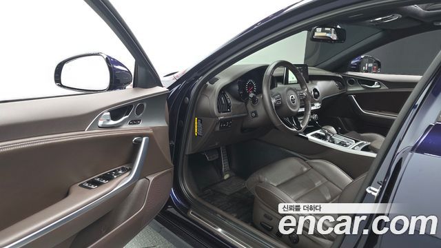 Kia Stinger 2019 — photo 8