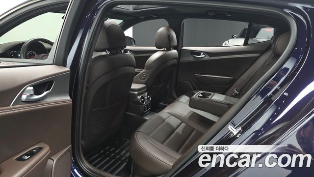 Kia Stinger 2019 — photo 17