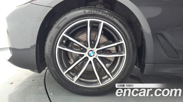 BMW 5-Series 2018 — photo 5