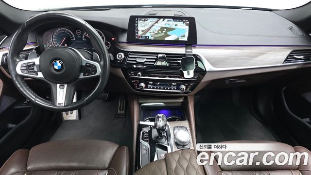 BMW 5-Series 2018 — photo 7