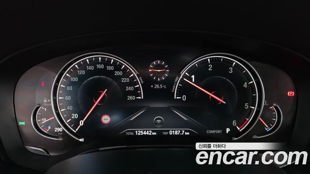 BMW 5-Series 2018 — photo 8