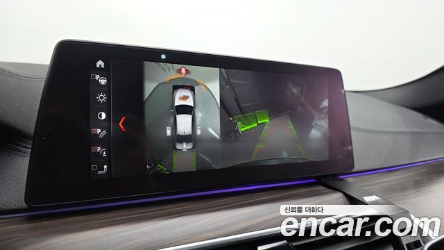BMW 5-Series 2018 — photo 15