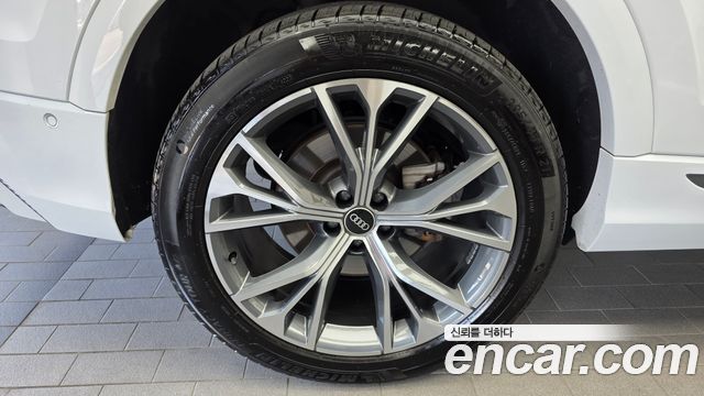 Audi Q8 2021 — photo 5