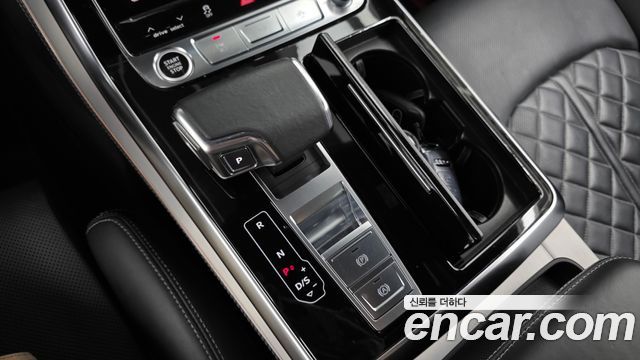 Audi Q8 2021 — photo 12
