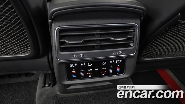 Audi Q8 2021 — photo 24