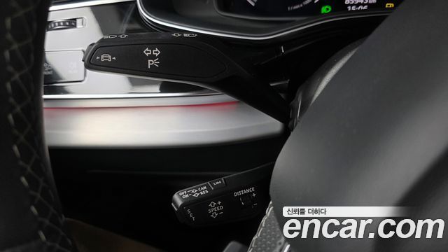 Audi Q8 2021 — photo 27