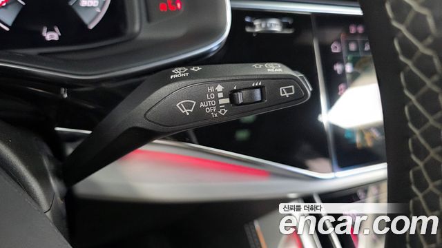 Audi Q8 2021 — photo 30