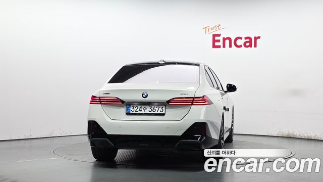 BMW 5-Series 2026 — photo 4